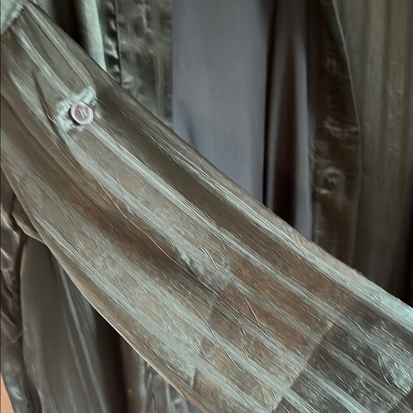 Ellison Green Lightweight Shirt dress for Versatile Style - Picture 9 of 10